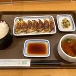 リンガーハット - 料理写真:ぎょうざ7個定食540円