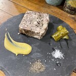 チャコールグリル グリーン 馬車道 - パテドカンパーニュ