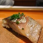 鮨 おさむ -  五島鯖の炙り・・