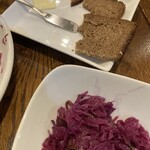 CAPTAIN ROLF - 赤キャベツとドイツパン