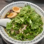 スパイス・ラー麺 卍力 - これは息子が食べたスパイスパクチーラーメン。