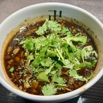 スパイス・ラー麺 卍力 - こちらがつけ汁のアップ。