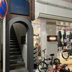 saint M - 外観（外階段）