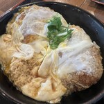 かつ丼吉兵衛 - 玉子とじかつ丼並盛玉子2個　接写