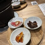 焼肉 たて×よこ - 前菜盛り合わせ♡コレがチャージ＝1000円と思えば嬉しい