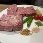 焼肉 たて×よこ 大阪本町本店 - サーロイン＆ヘレ