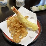 根橋屋 - かき揚げとエビ天ぷら1尾