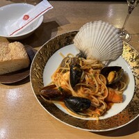 築地ボン・マルシェ - 魚介たっぷりペスカトーレ¥2,980