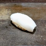 鮨裕 - 狙って釣り上げた烏賊♪間違いない味  塩との妙味で甘さ引き立つ