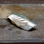 鮨裕 - 江戸前の雄､小鰭♪キリッと締まる