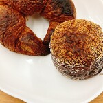 ダーシェンカ・菜 - 紅茶のクロワッサンとチョコボール、少しトースターで焼き上げました