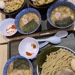 次念序 - 特盛つけ麺  並盛と大盛の違いは明らか・・・