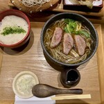 石臼挽き二八そば そばしき - 鴨南蛮そば1700円と、とろろごはん400円