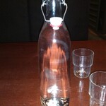 ブッチャー・リパブリック 横浜赤レンガ シカゴピザ＆ビア - 席にお水がおいてあるのがありがてえ