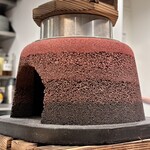 あじふらい てしお - このミニかまどで「かまどあじ飯」が炊かれる