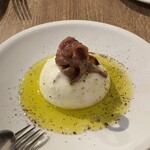 タベルナ・バルボーネ - ブッラータチーズとおいしいアンチョビ