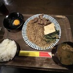 うちなー食堂コザ飯 - 平良川のすきやき¥850