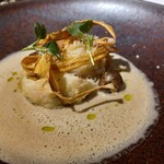 eclat - 本日のお魚料理：鮟鱇のフリットと牛蒡チップ