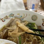 青島食堂 - いいアクセントの美味しいメンマ。