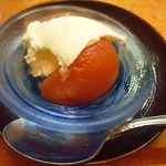 天ぷら たけうち -  フルーツトマトのコンポートとバニラアイス