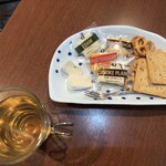 カフェ ダイニングアンドバー しぇりる - ホット・ウィスキー，チーズとクラッカー