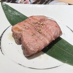 肉のひぐち直営焼肉 安福 - 特選厚切りタン塩