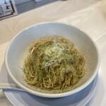 らーめん鱗 - 和え玉　ややオイリーだが、そのままでもラーメンに浸しても美味い　低加水の細麺も味とマッチしている