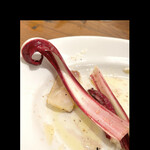 da Uma - ラディッキオタルティーボ（赤紫チコリの晩生）　タルティーボとは晩生の事で冬の寒さでシャキシャキ感とほろ苦みが増します　　byまみこまみこ