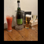 da Uma - 生ビール　スパークリングワイン　ブラッドオレンジ　　byまみこまみこ