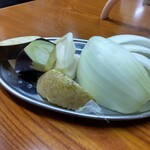 ジンギスカン羊はち - ジンギスカン野菜セット (ラムロース付き) ¥1250