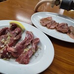 ジンギスカン羊はち - 塩ハラミ ¥1380、ラムタン ¥1180