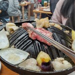 ジンギスカン羊はち - 片面程よく焼いたら、もう片面を軽く焼き