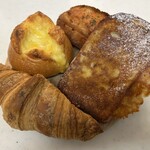 ブルー・デェ・ロシェ - クロワッサン、チーズ、明太子、フレンチトースト