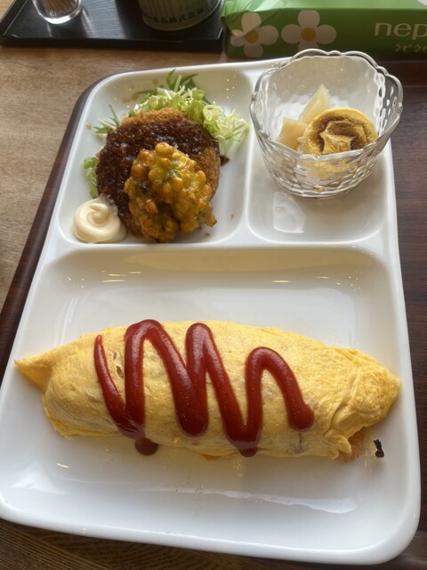 キッチンネクスト 花巻空港 食堂 &ndash; 手軽で美味しい駅弁と定食