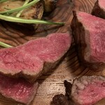 Wagyu Restaurant あか牛Lab. - 左からクリミ、トモサンカク、サーロイン、シャトーブリアン