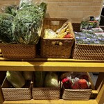 彩の国レストラン ららぽーと富士見 - 使われている野菜が展示されていました