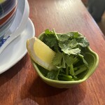 サードアイ - 別添えのレモンとパクチー