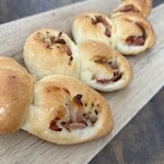 ベルナール - 料理写真:ベーコンエピ