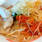 幸楽苑 - トッピング投下