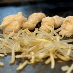 大正お好み屋 ままま - 「ホルモン てっちゃん」大ぶりのテッチャン一人占め