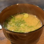 大正お好み屋 ままま - 鹿児島の美味しい味噌の「お味噌汁」 o< ´ω` >o
      ステンレスボトルに入れて帰りたいいいお味
      
      心もカラダもほっこりやんね