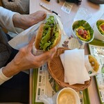 モスバーガー 本牧店 - 