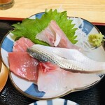 男しゃく - ♪刺身がうんまい…