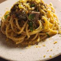 スパゲッティ　いわしとフェンネルのカラブリア風ラグー　パン粉がけ