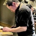 代官山 いっさい喝采 - 真剣な眼差しの尾田原氏