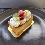 HOLIDAY MARKET - ベイクドチーズケーキ