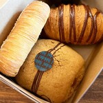 HALEKULANI BAKERY - Salted Caramel Croissant
            Valrhona Chocolate Croissant
            Pabana Croissant