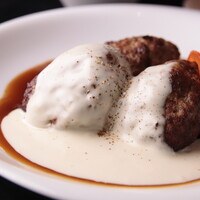 【肉料理ランチ】黒毛和牛血統豪州黒牛と茶美豚を使用特製 グリルハンバーグ