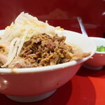 ラーメン二郎 - ラーメン半分＋青ネギ崩