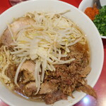 ラーメン二郎 - ラーメン半分＋青ネギ崩